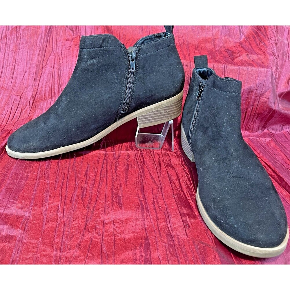 Womens Time & Tru Black Faux Suede Low Heel Side Zip Ankle Boots sz 10